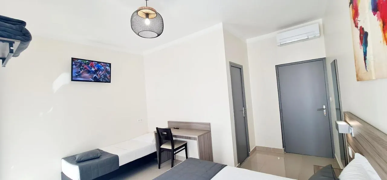 Esperance Hotel Nice 0*,